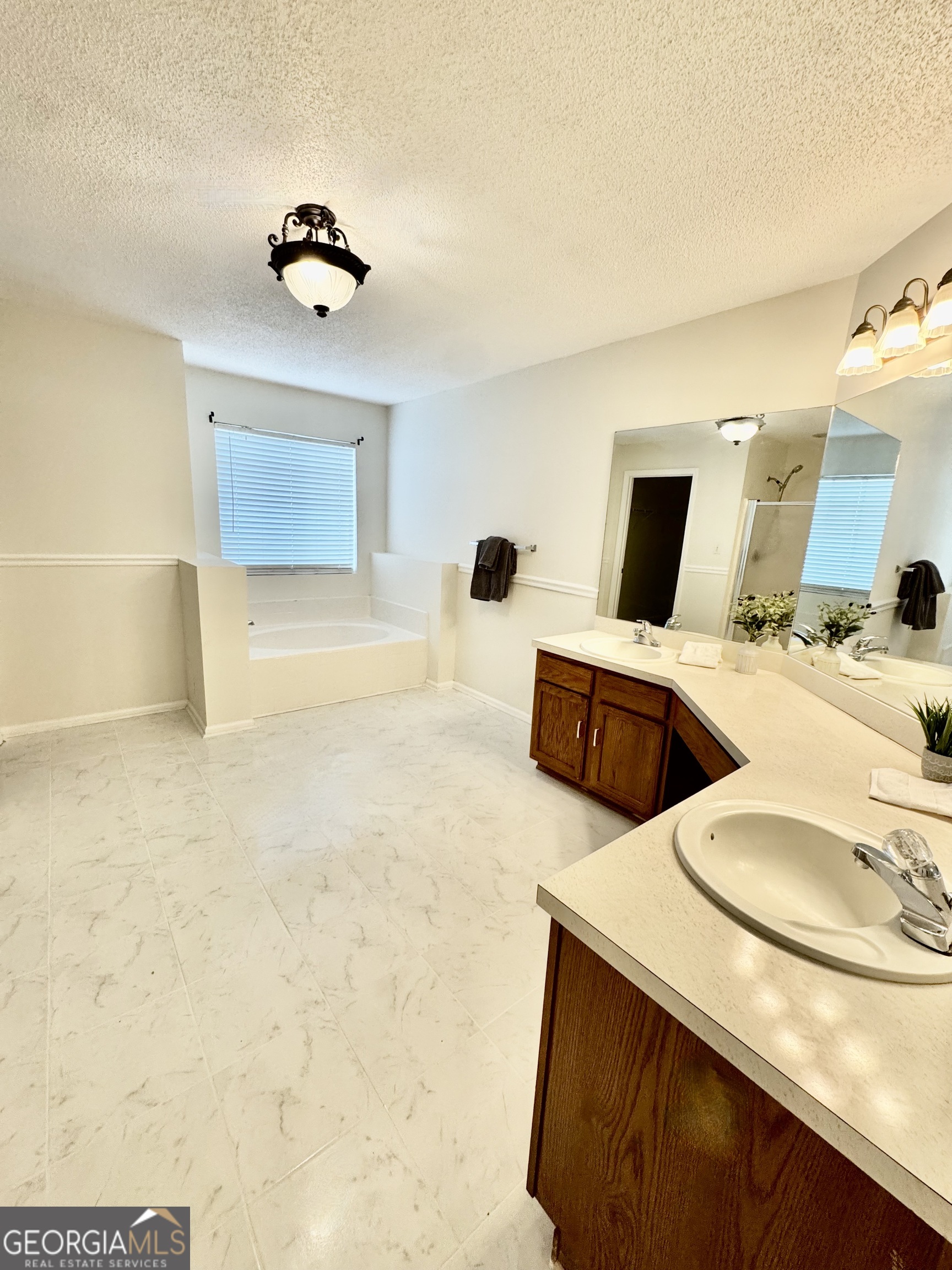 279 Longleaf Circle Pooler GA 31322