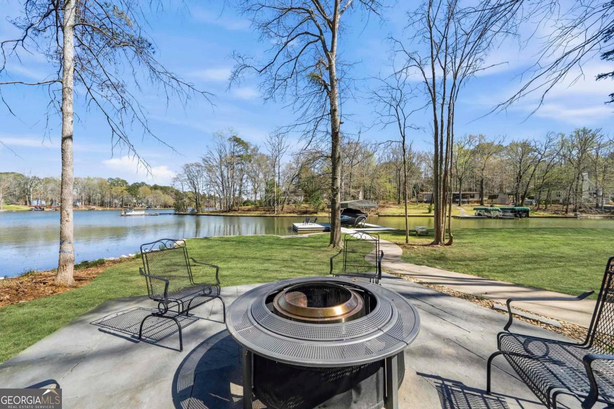 268 W River Bend Drive Eatonton GA 31024