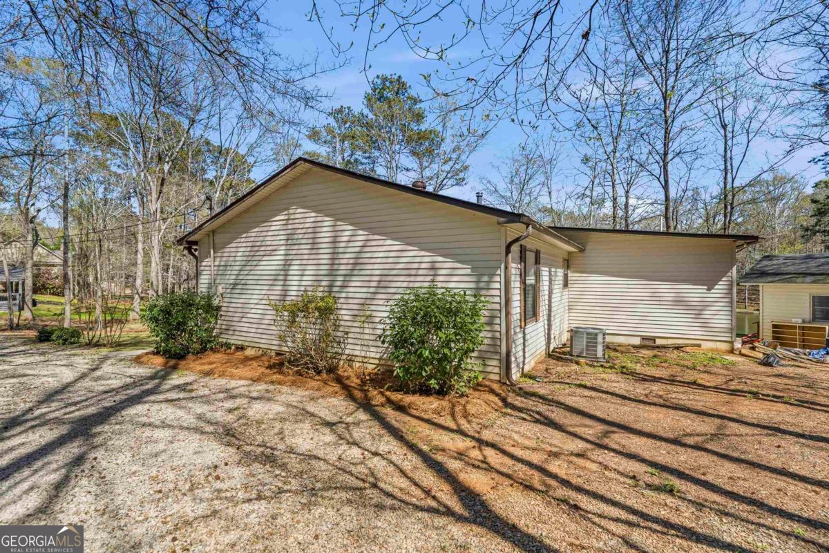 268 W River Bend Drive Eatonton GA 31024