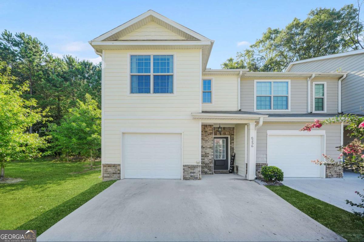 6256 Trickle Bend Atlanta GA 30349