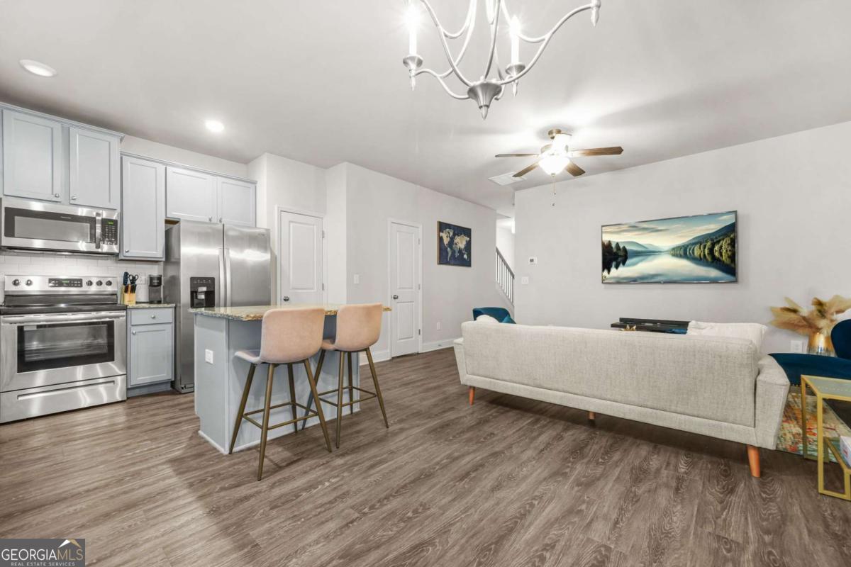 6256 Trickle Bend Atlanta GA 30349