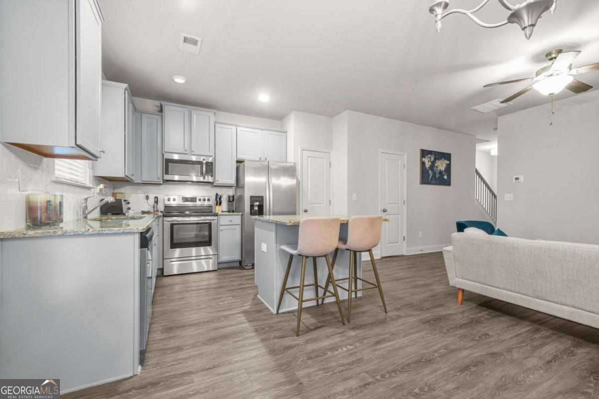 6256 Trickle Bend Atlanta GA 30349