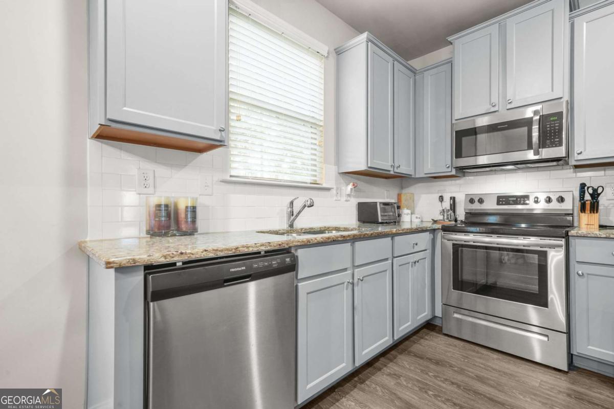 6256 Trickle Bend Atlanta GA 30349