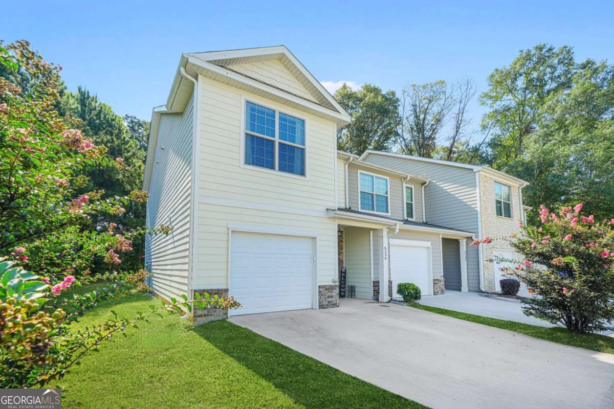 6256 Trickle Bend Atlanta GA 30349