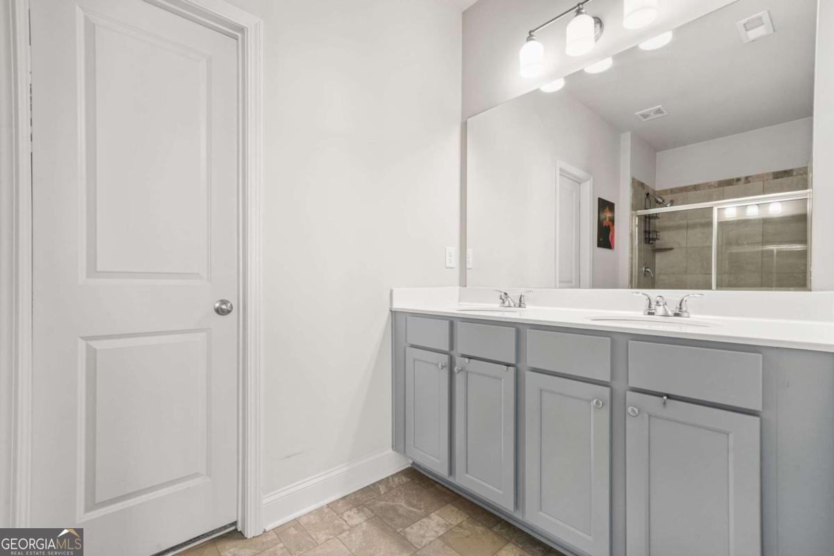 6256 Trickle Bend Atlanta GA 30349