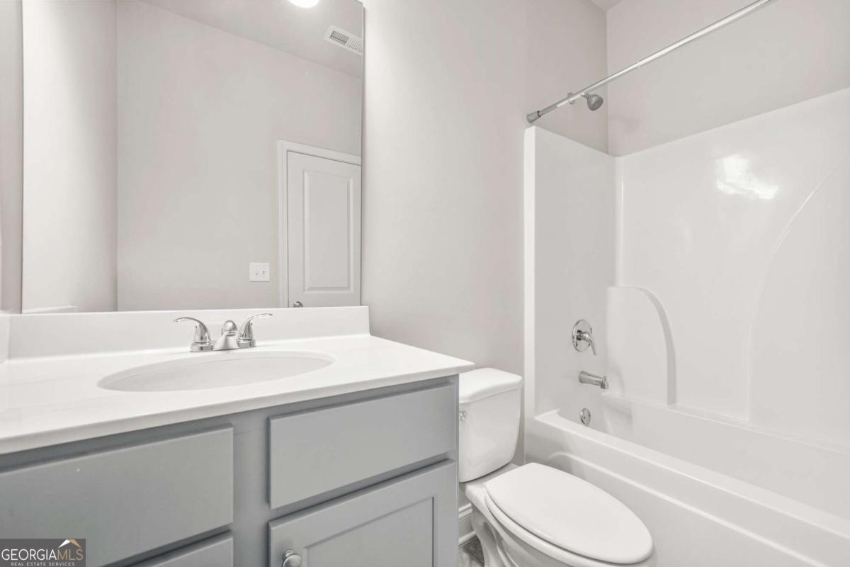 6256 Trickle Bend Atlanta GA 30349