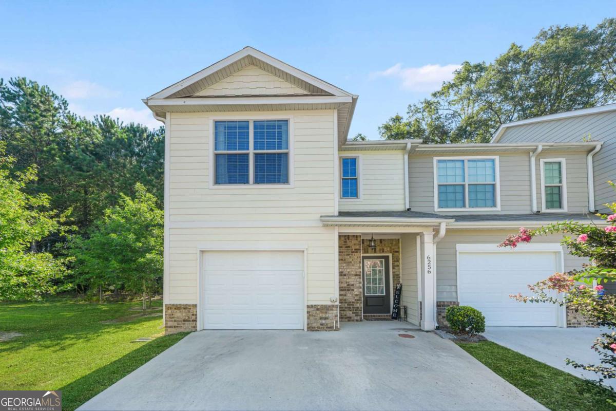 6256 Trickle Bend Atlanta GA 30349