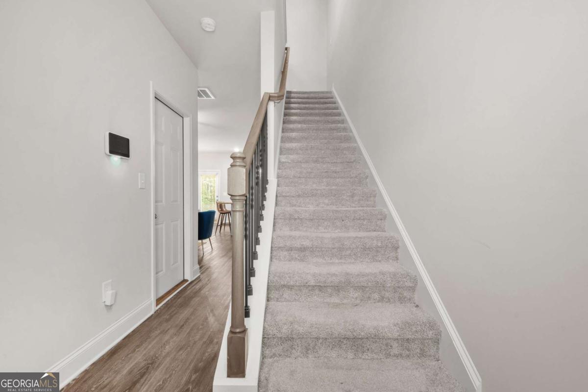 6256 Trickle Bend Atlanta GA 30349