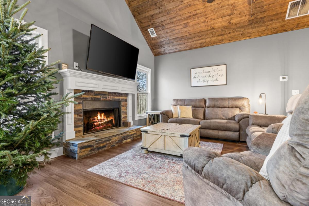 41 Brumby Trail Ellijay GA 30536