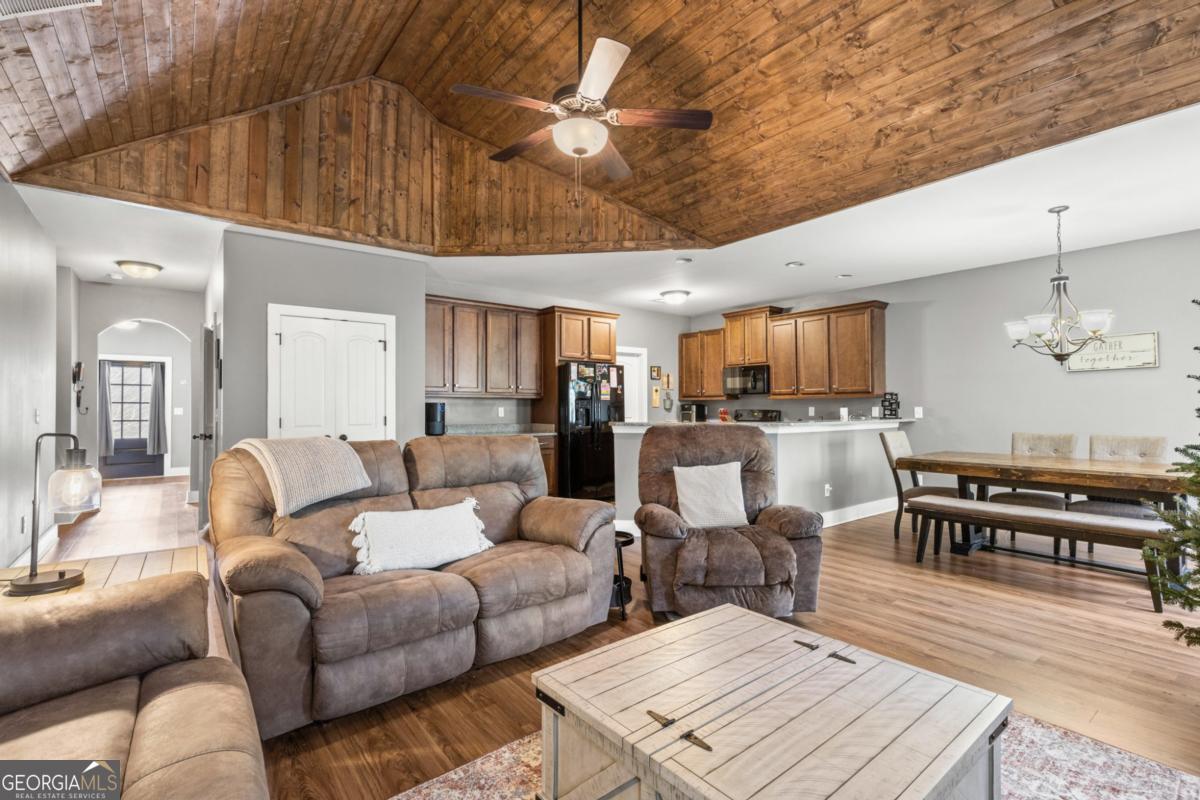41 Brumby Trail Ellijay GA 30536