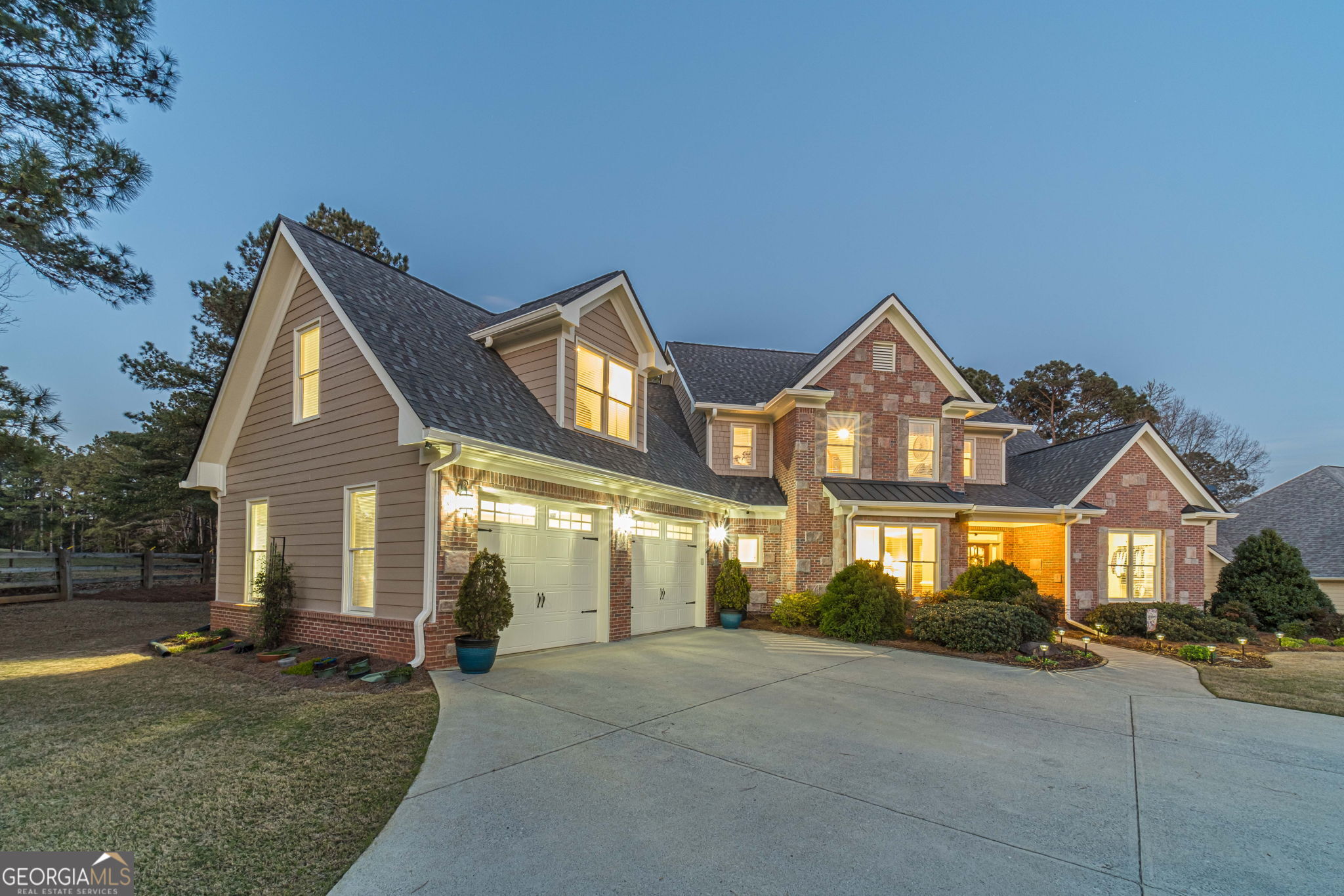 1409 Silver Thorne Court Loganville GA 30052