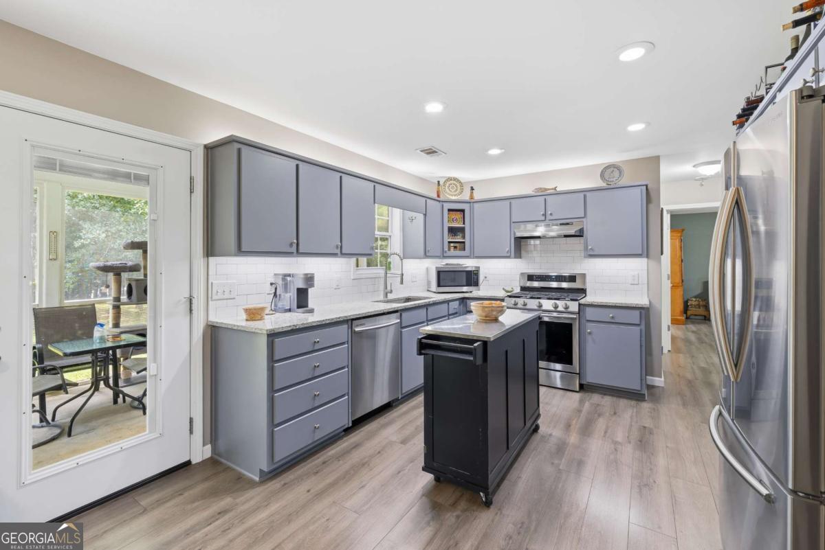 284 Poplar Creek Road Stephens GA 30667