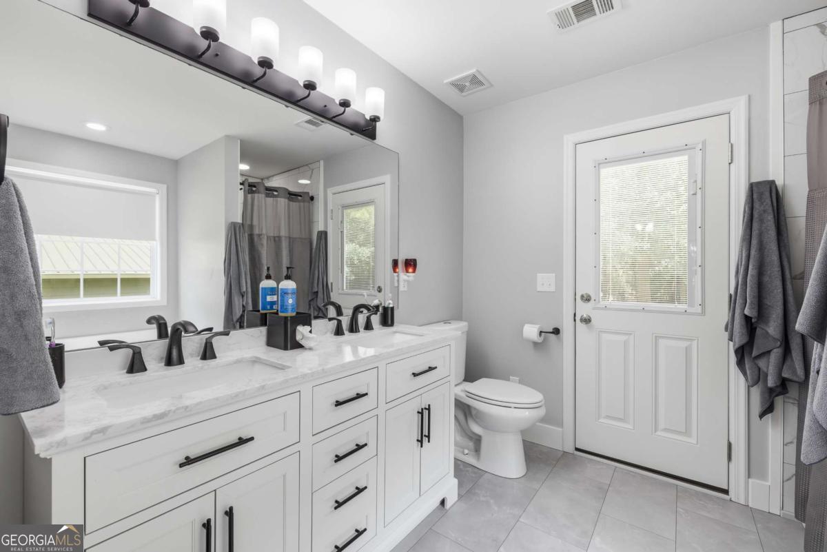 284 Poplar Creek Road Stephens GA 30667