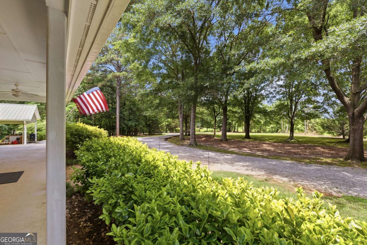 284 Poplar Creek Road Stephens GA 30667
