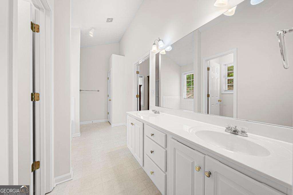 953 Natural Brook Trail Lawrenceville GA 30045