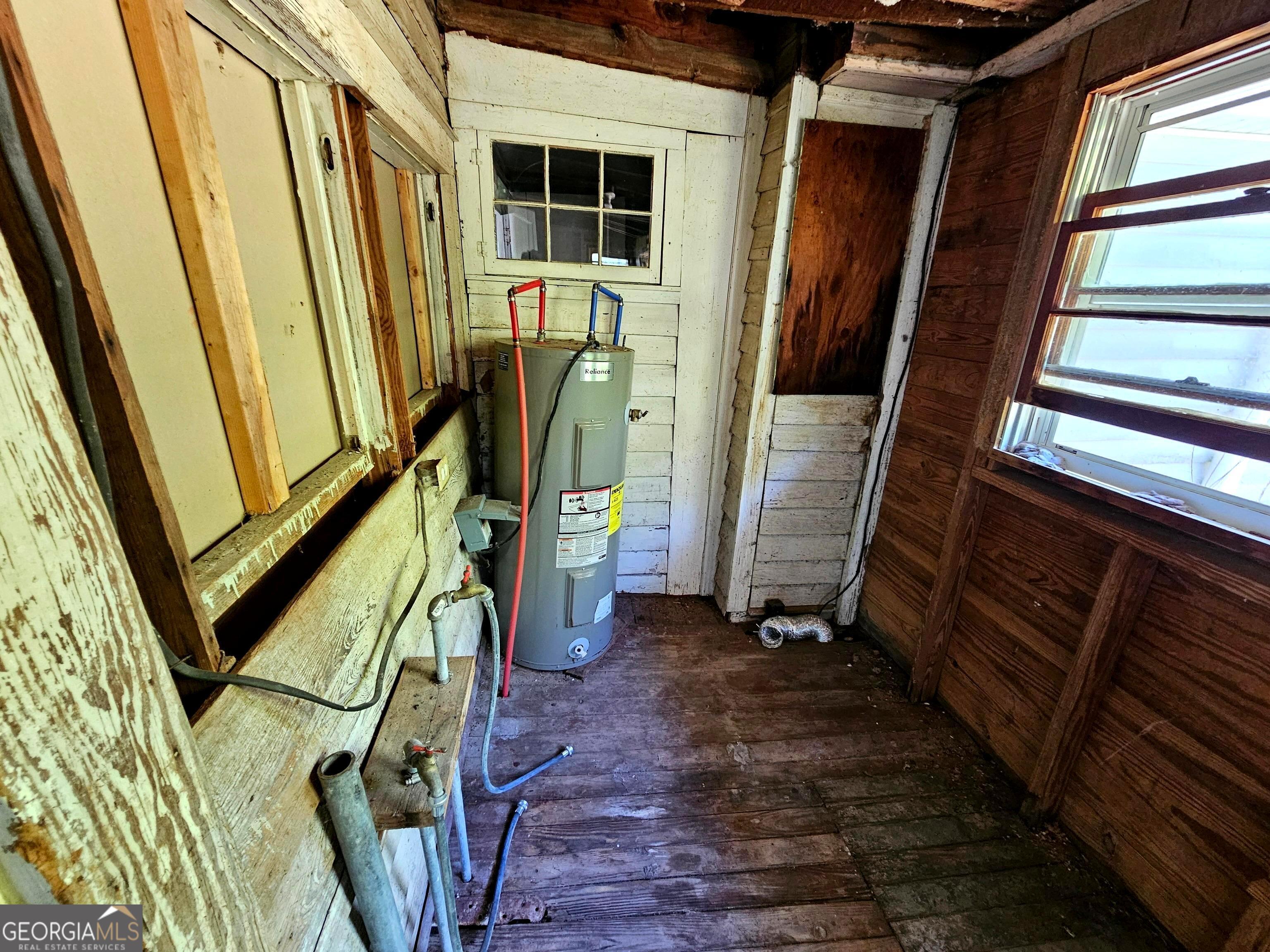 170 S Brown Street Tennille GA 31089
