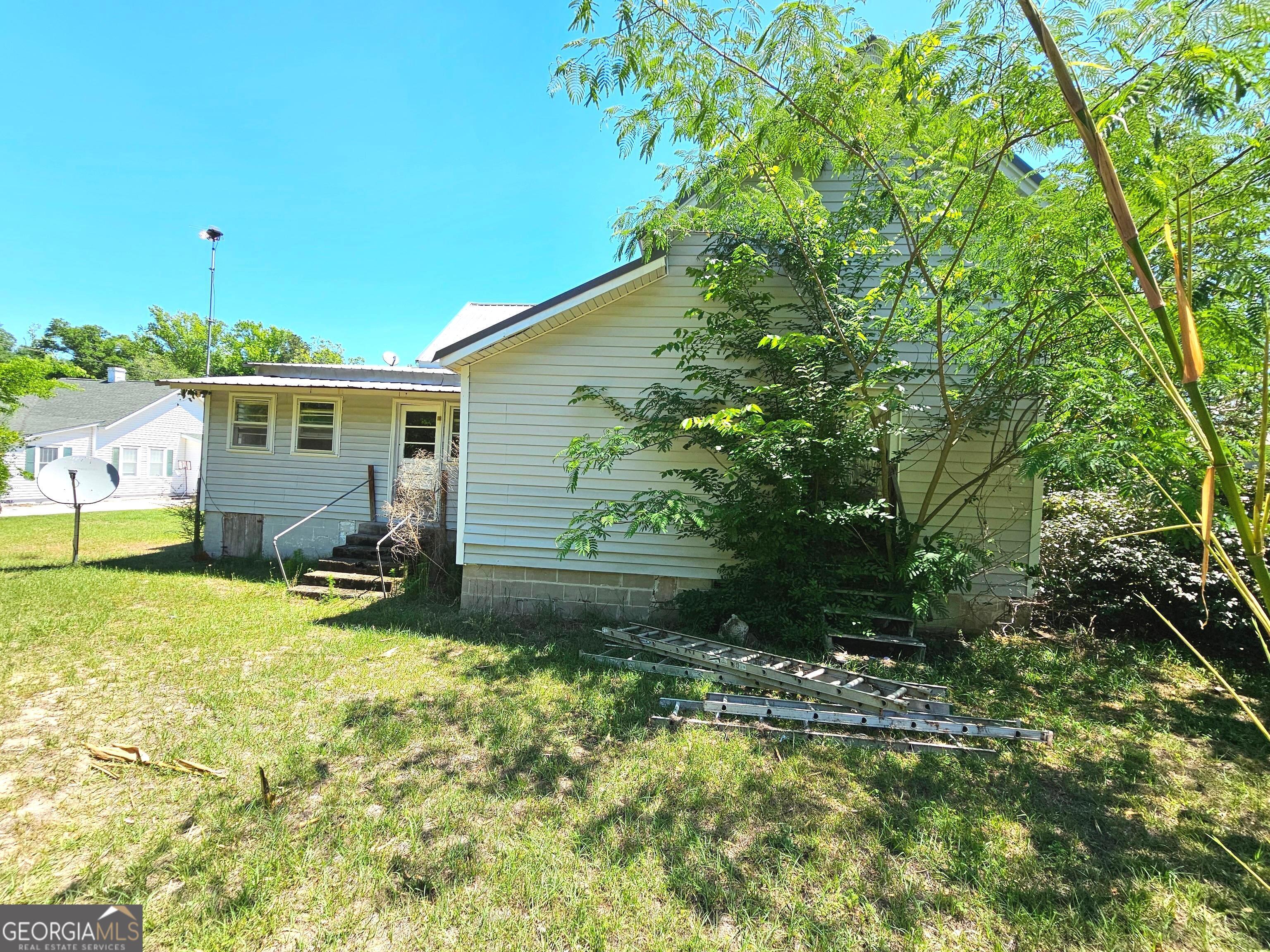 170 S Brown Street Tennille GA 31089