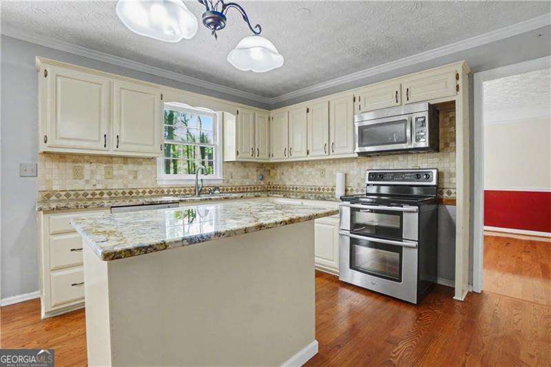 2072 Perrin Drive Lawrenceville GA 30043