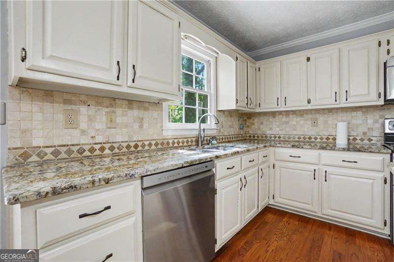 2072 Perrin Drive Lawrenceville GA 30043
