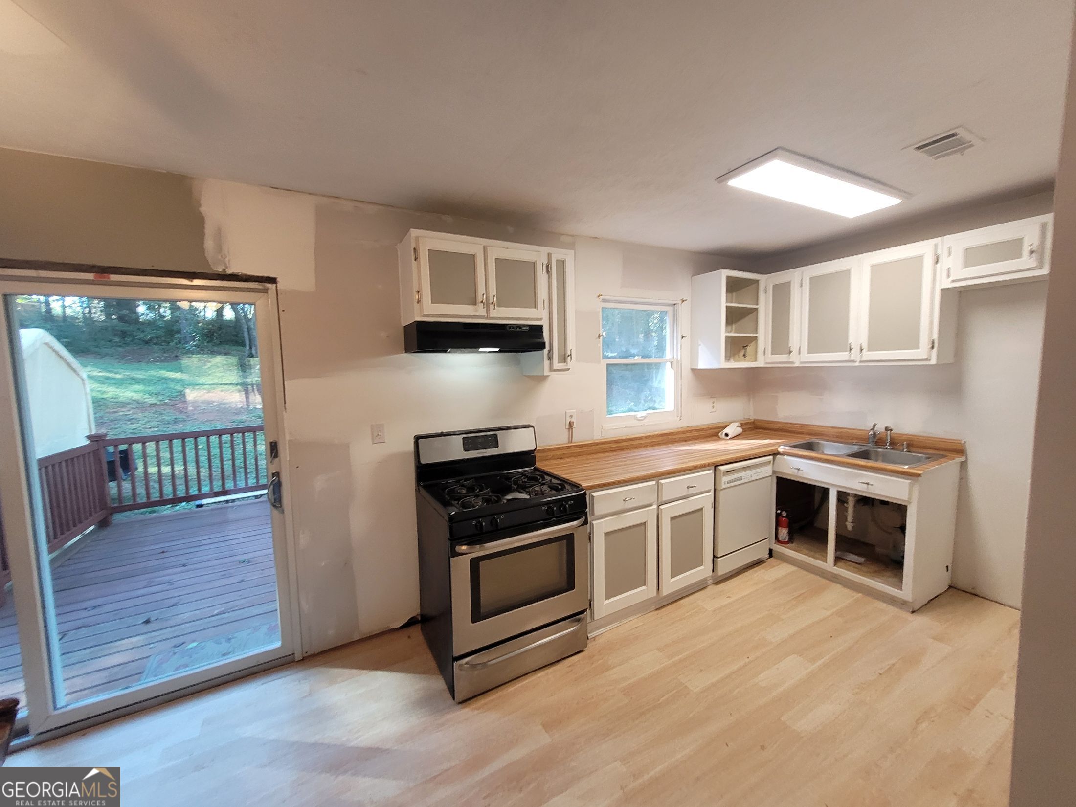 1400 Sycamore Drive Kennesaw GA 30152