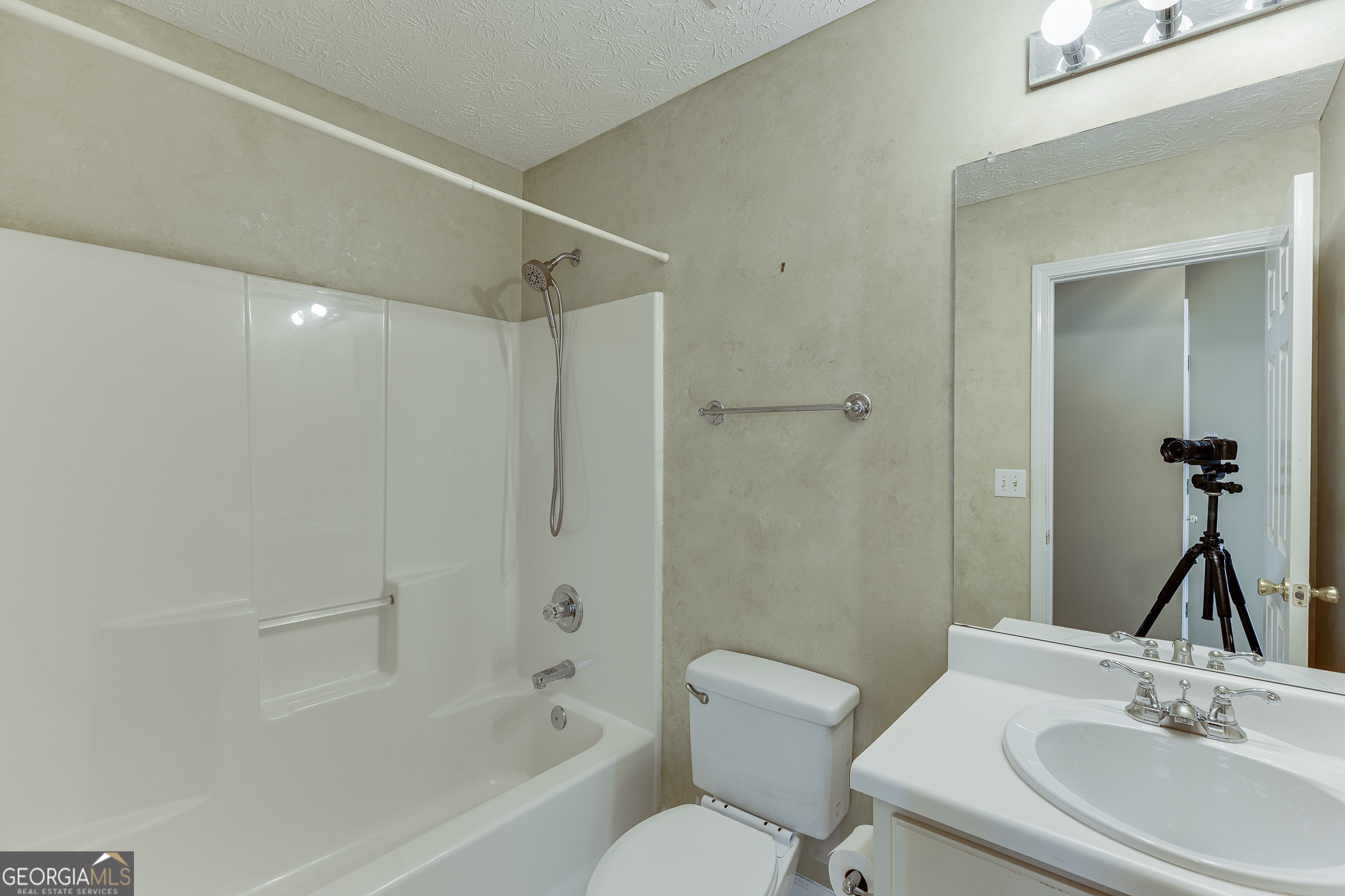 5972 River Oaks Drive Flowery Branch GA 30542