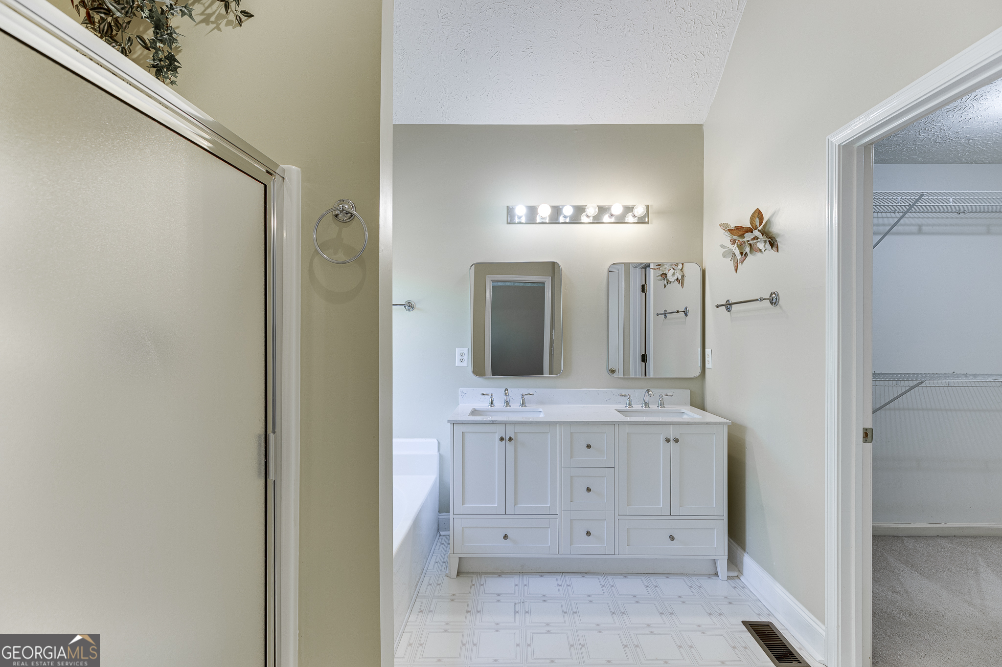 5972 River Oaks Drive Flowery Branch GA 30542