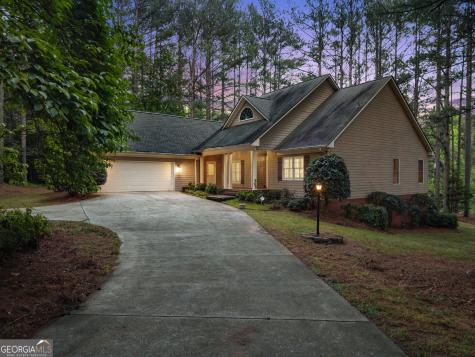 404 Golden Delicious Road Clarkesville GA 30523