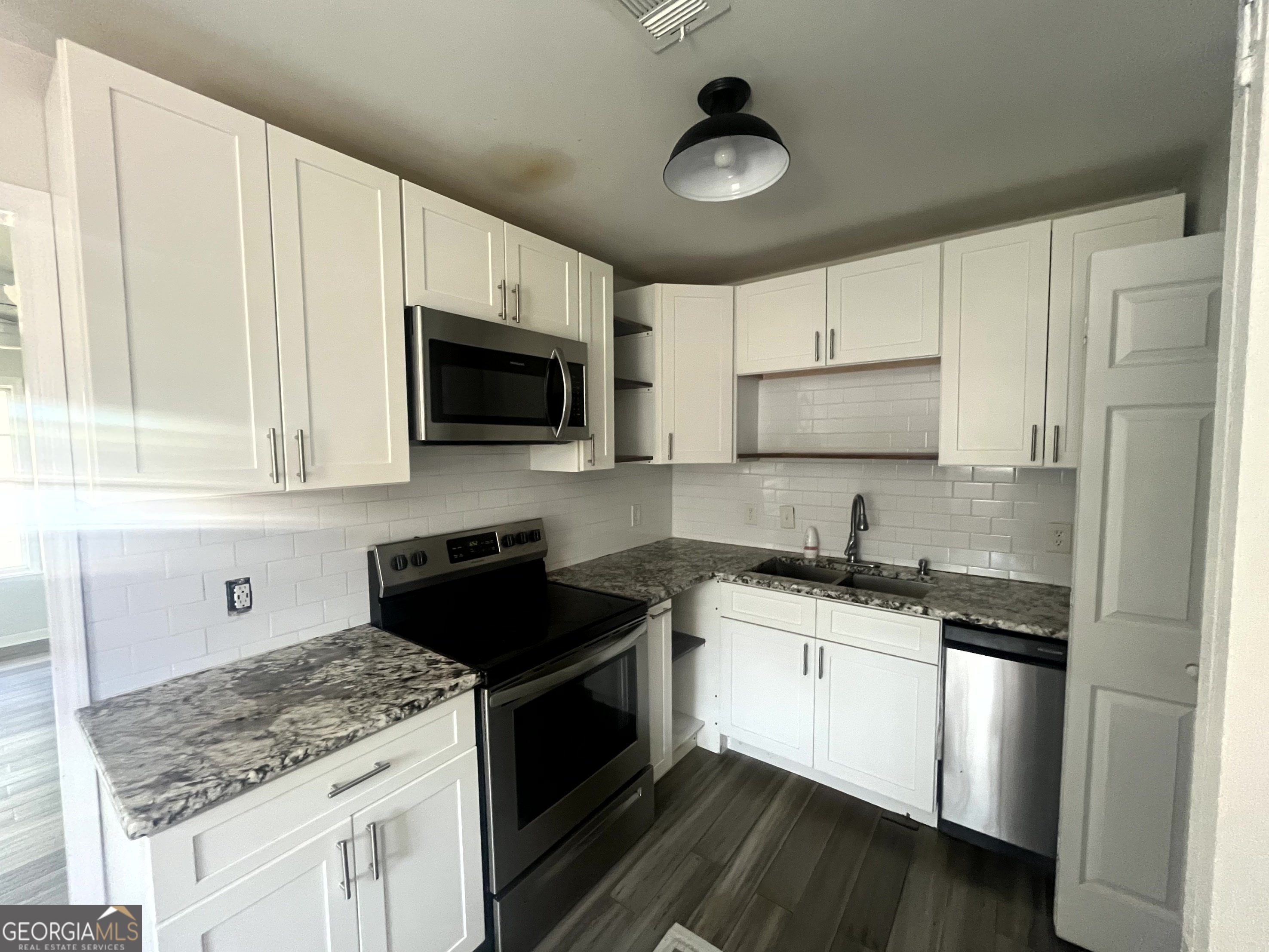 2881 Waverly Cove Buford GA 30518