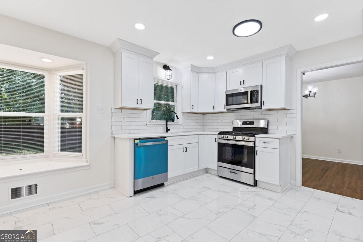 942 Hearthstone Drive Stone Mountain GA 30083