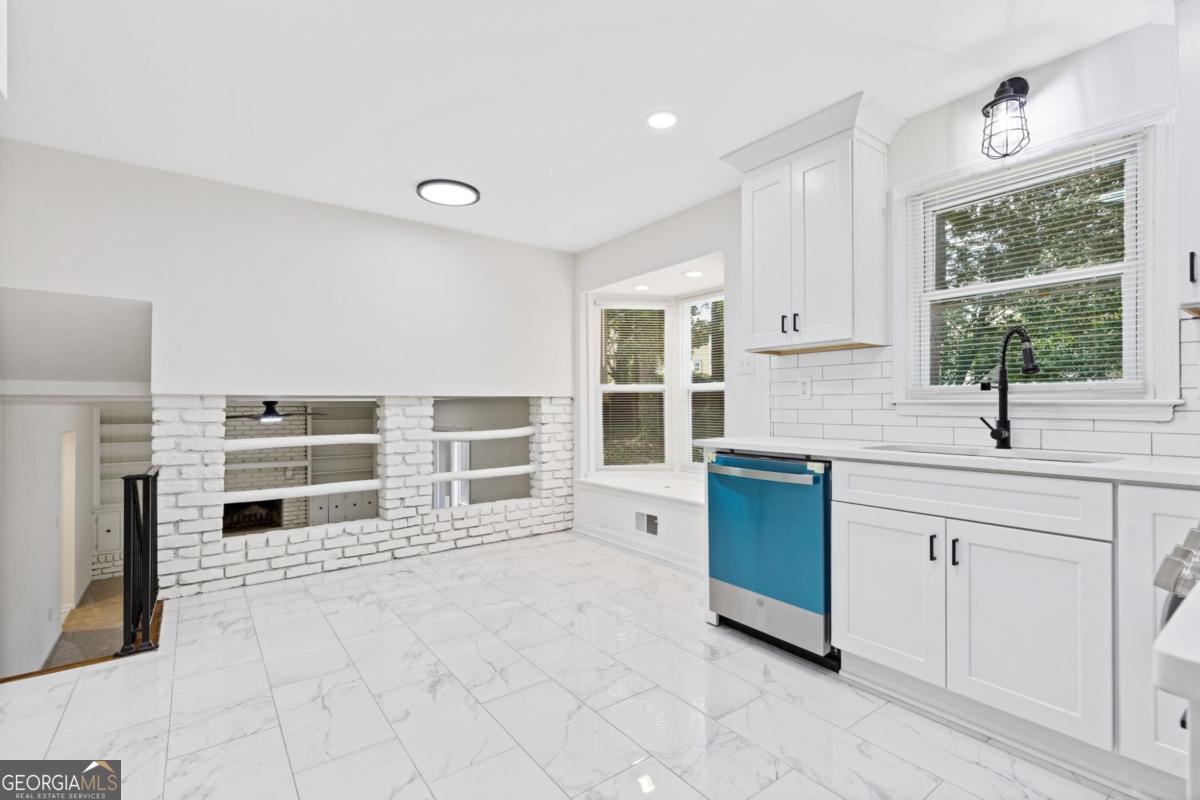 942 Hearthstone Drive Stone Mountain GA 30083