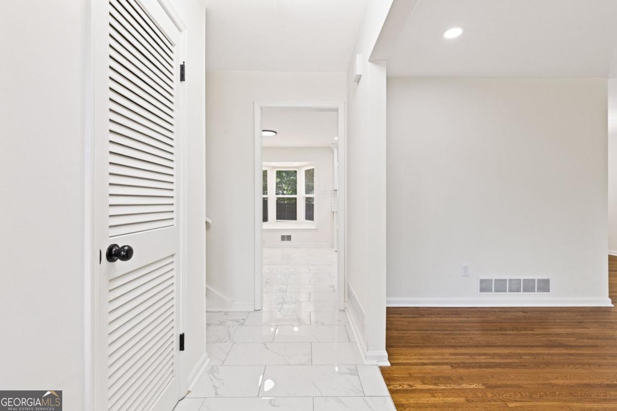 942 Hearthstone Drive Stone Mountain GA 30083