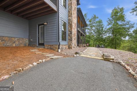 77 N. Shore Drive Cleveland GA 30528