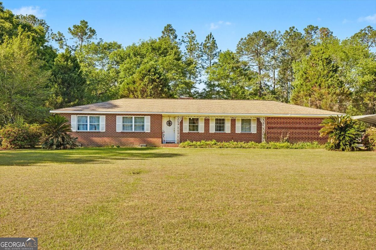 803 E Barnard Street Glennville GA 30427