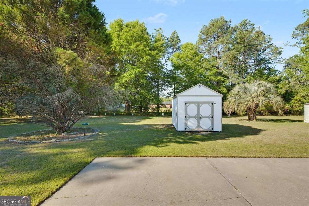 803 E Barnard Street Glennville GA 30427