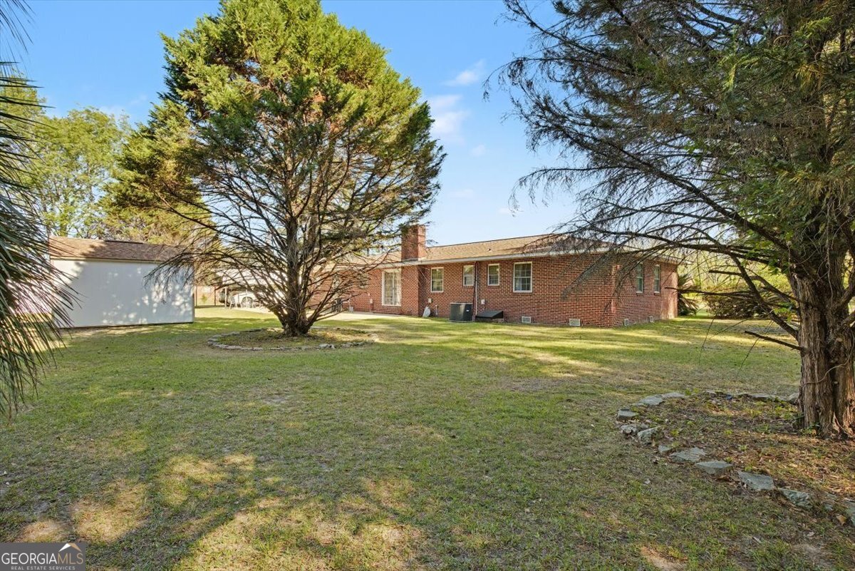 803 E Barnard Street Glennville GA 30427