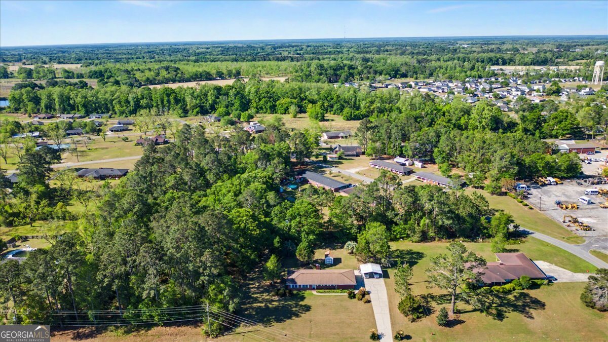 803 E Barnard Street Glennville GA 30427