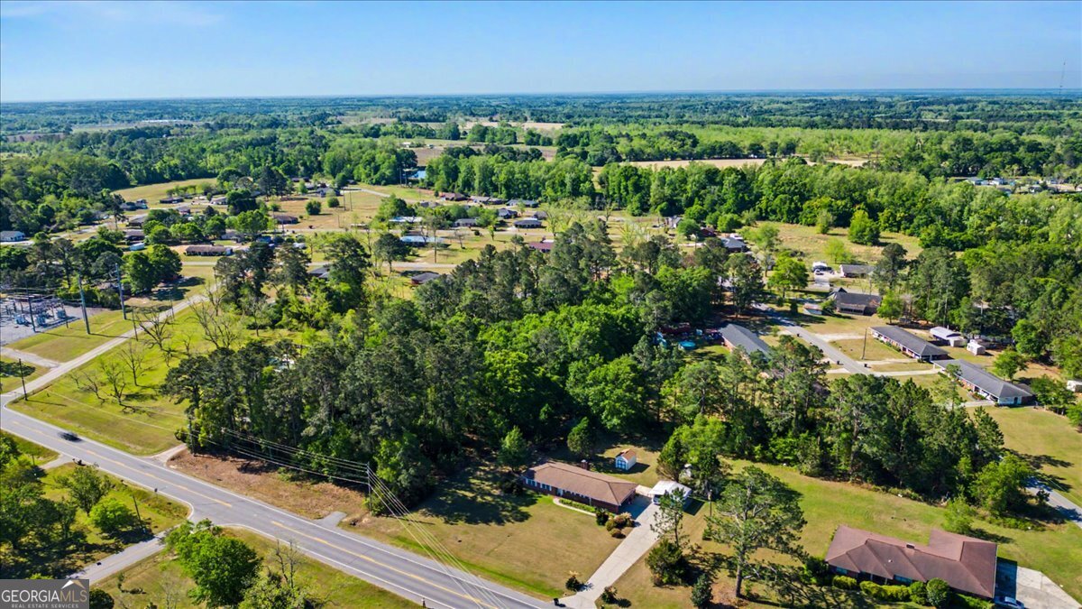 803 E Barnard Street Glennville GA 30427