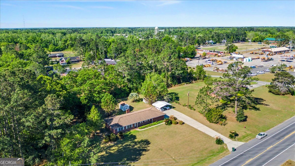 803 E Barnard Street Glennville GA 30427