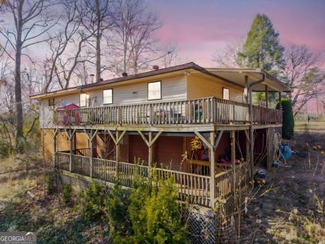 2906 Douthit Road Mineral Bluff GA 30559