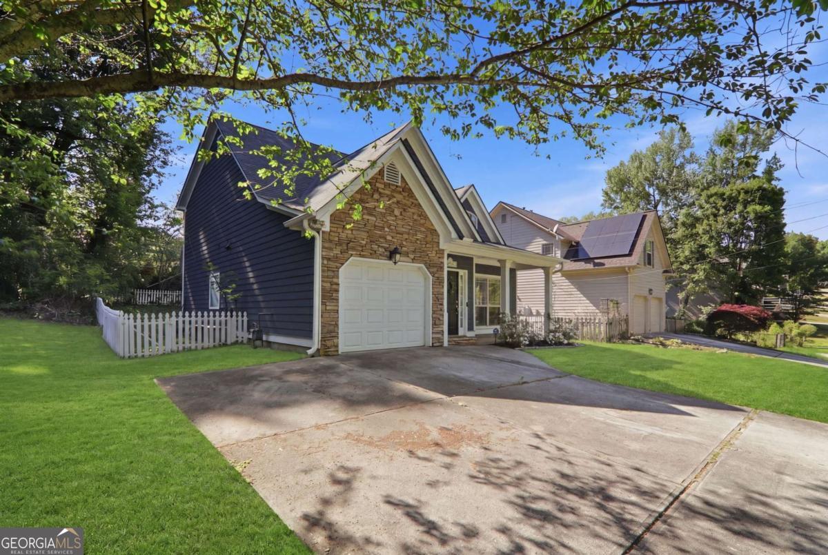 1094 Fourth Street Stone Mountain GA 30083