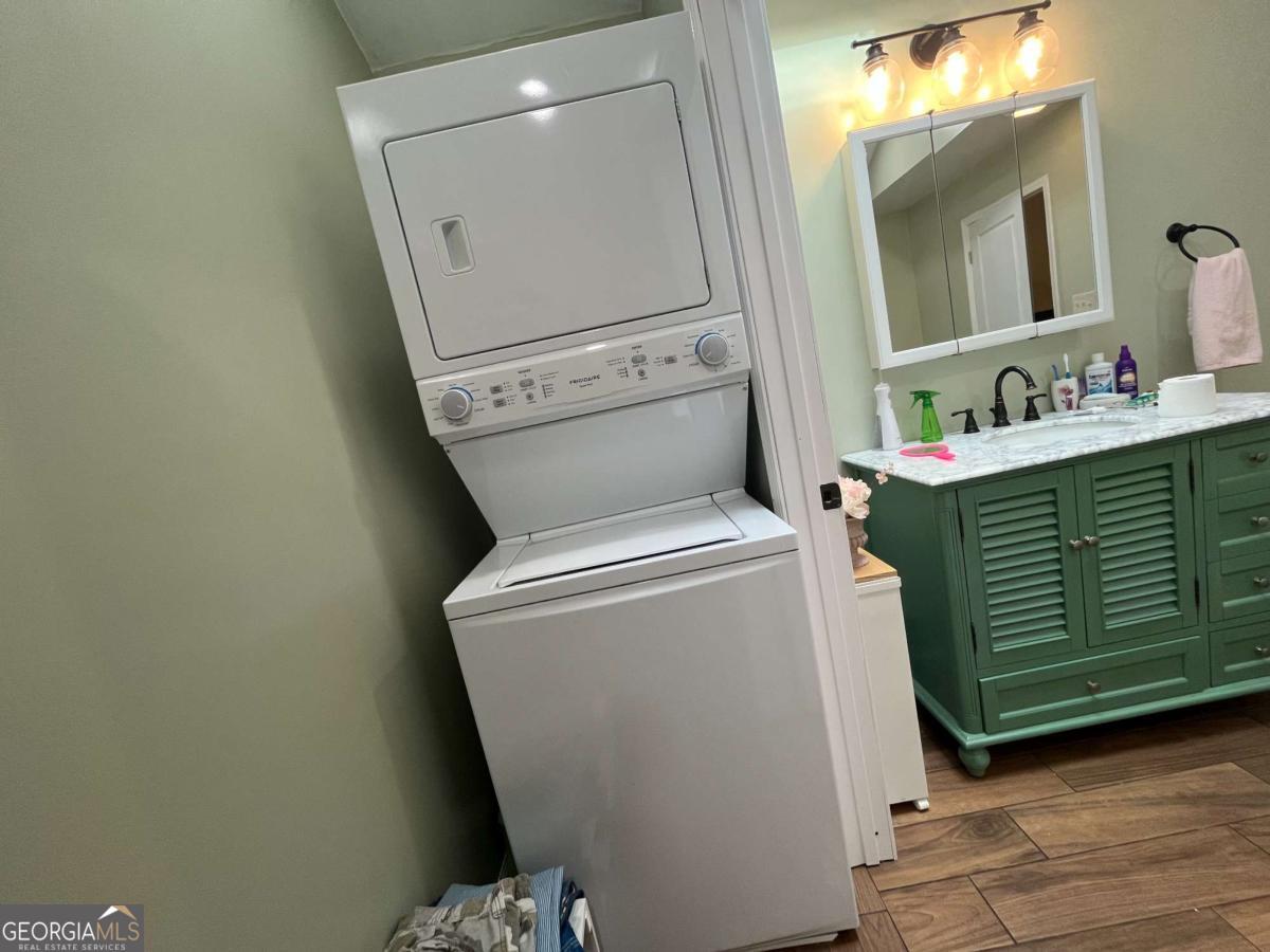 131 Hillcrest Drive Mccaysville GA 30555