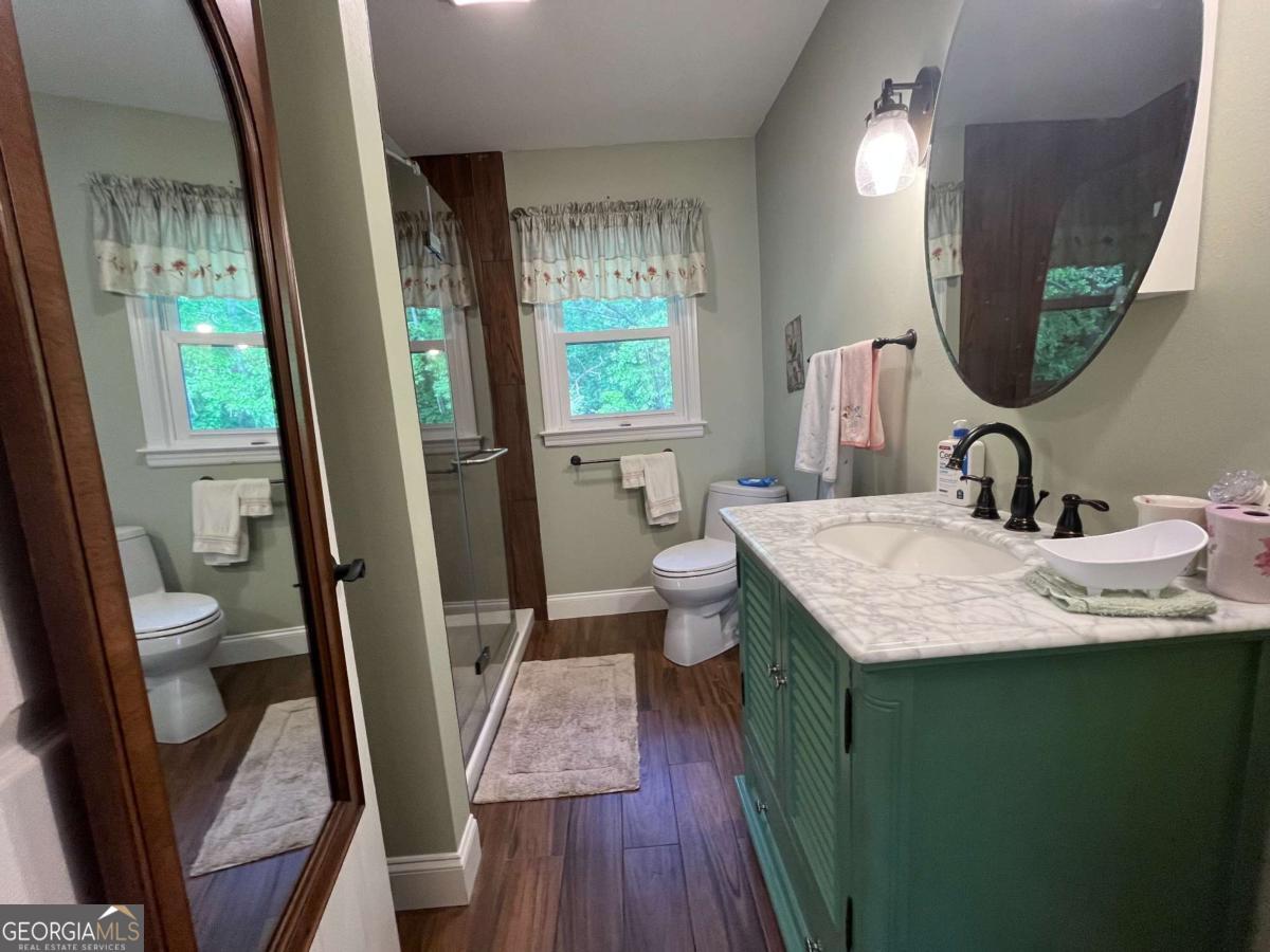 131 Hillcrest Drive Mccaysville GA 30555