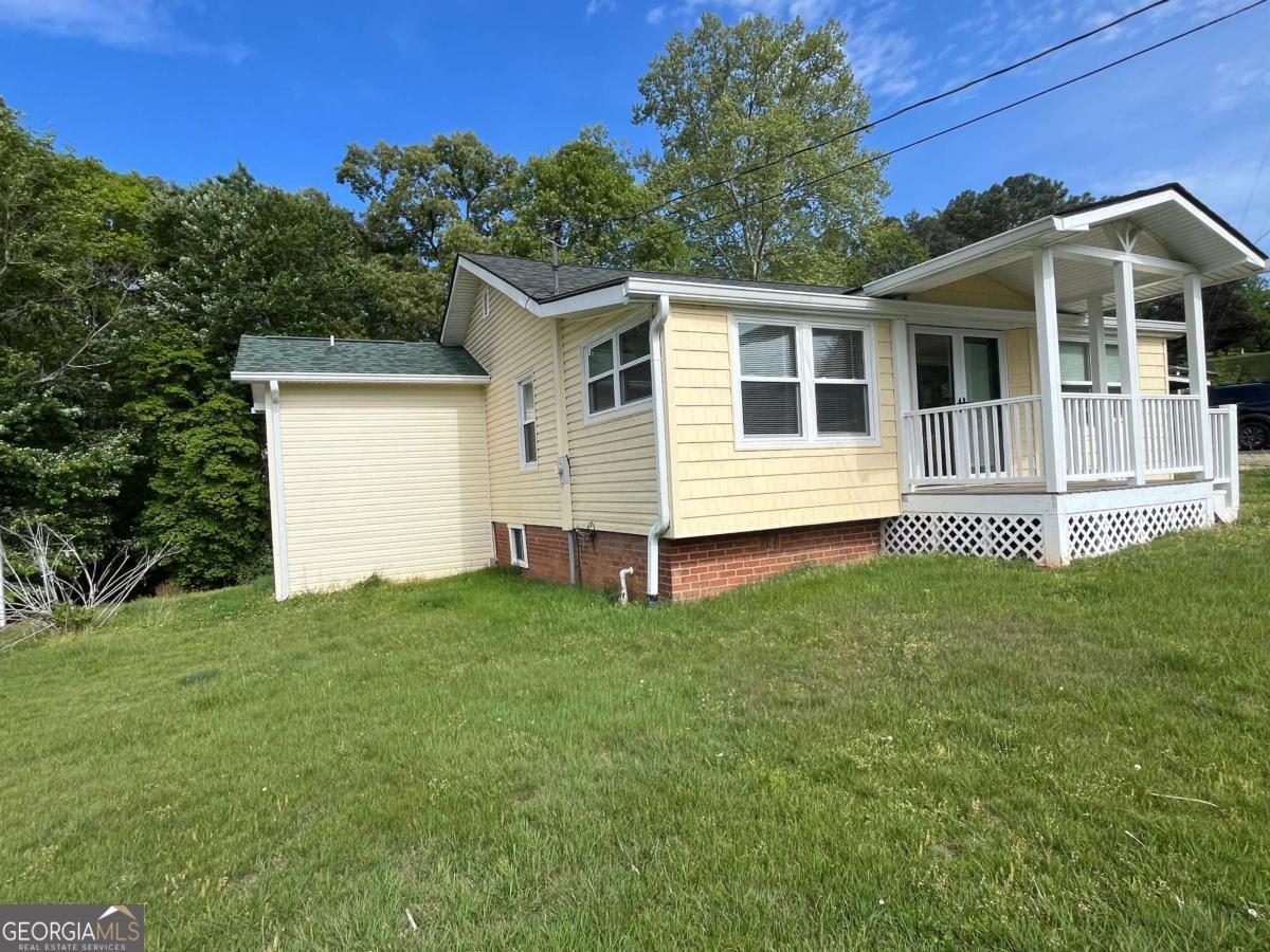 131 Hillcrest Drive Mccaysville GA 30555
