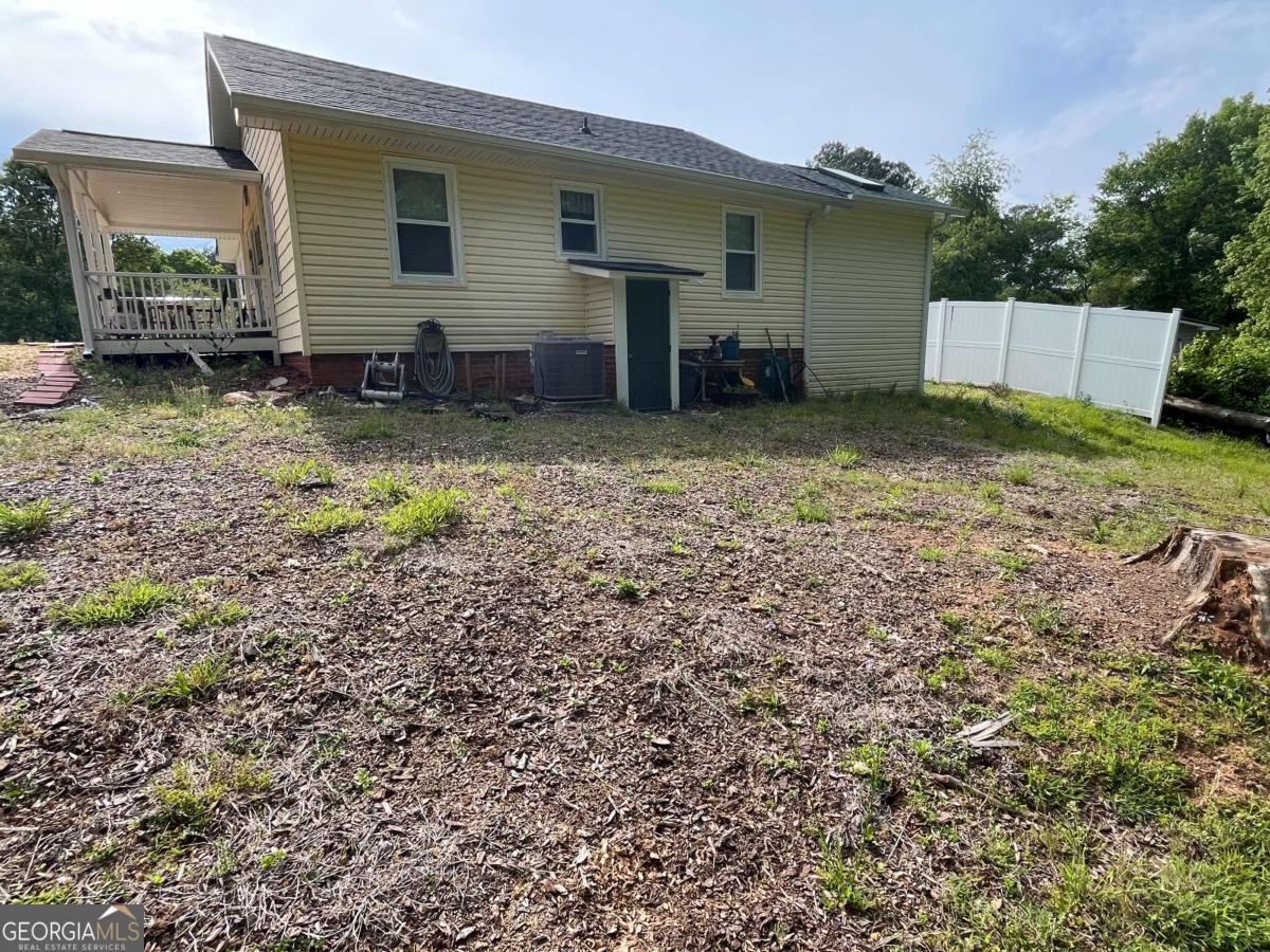 131 Hillcrest Drive Mccaysville GA 30555