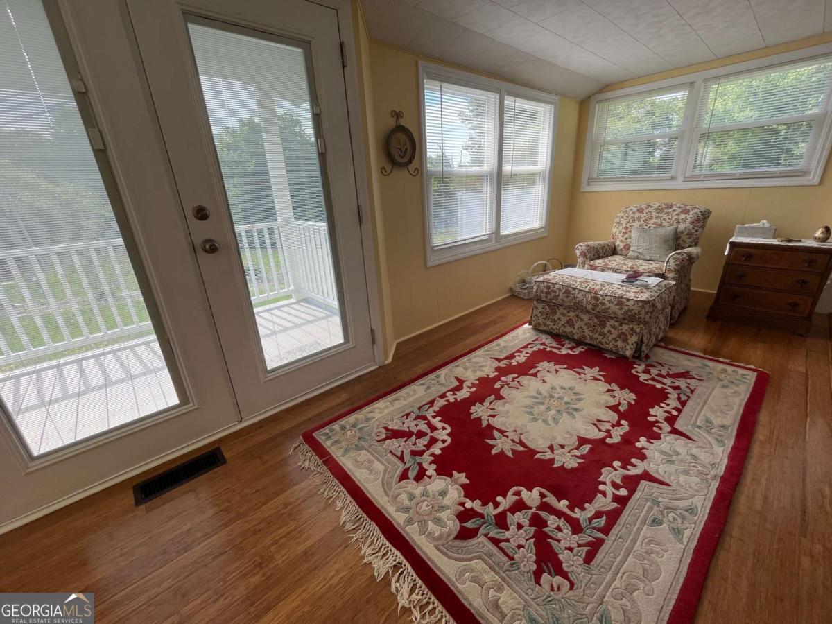 131 Hillcrest Drive Mccaysville GA 30555