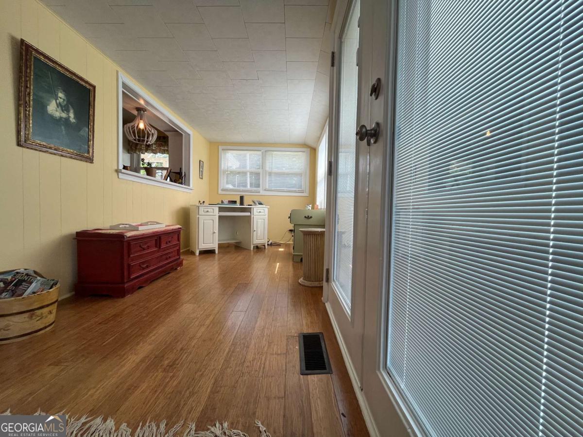 131 Hillcrest Drive Mccaysville GA 30555