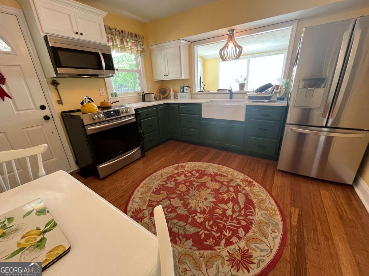 131 Hillcrest Drive Mccaysville GA 30555