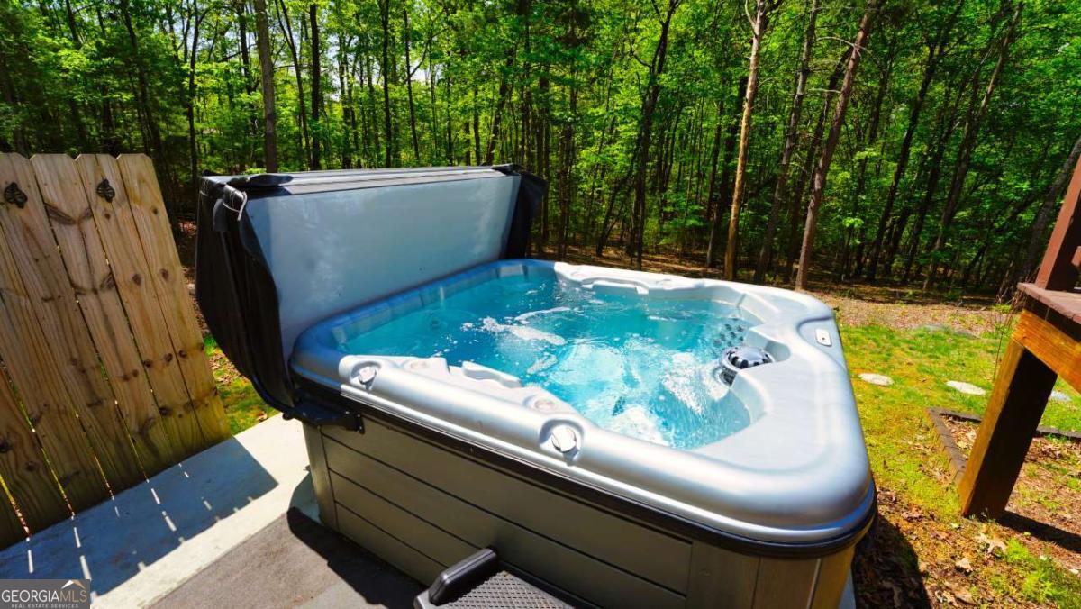 210 Shade Tree Lane Mineral Bluff GA 30559