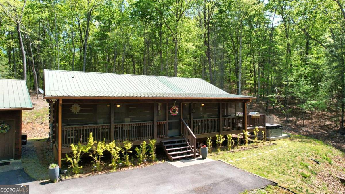 210 Shade Tree Lane Mineral Bluff GA 30559