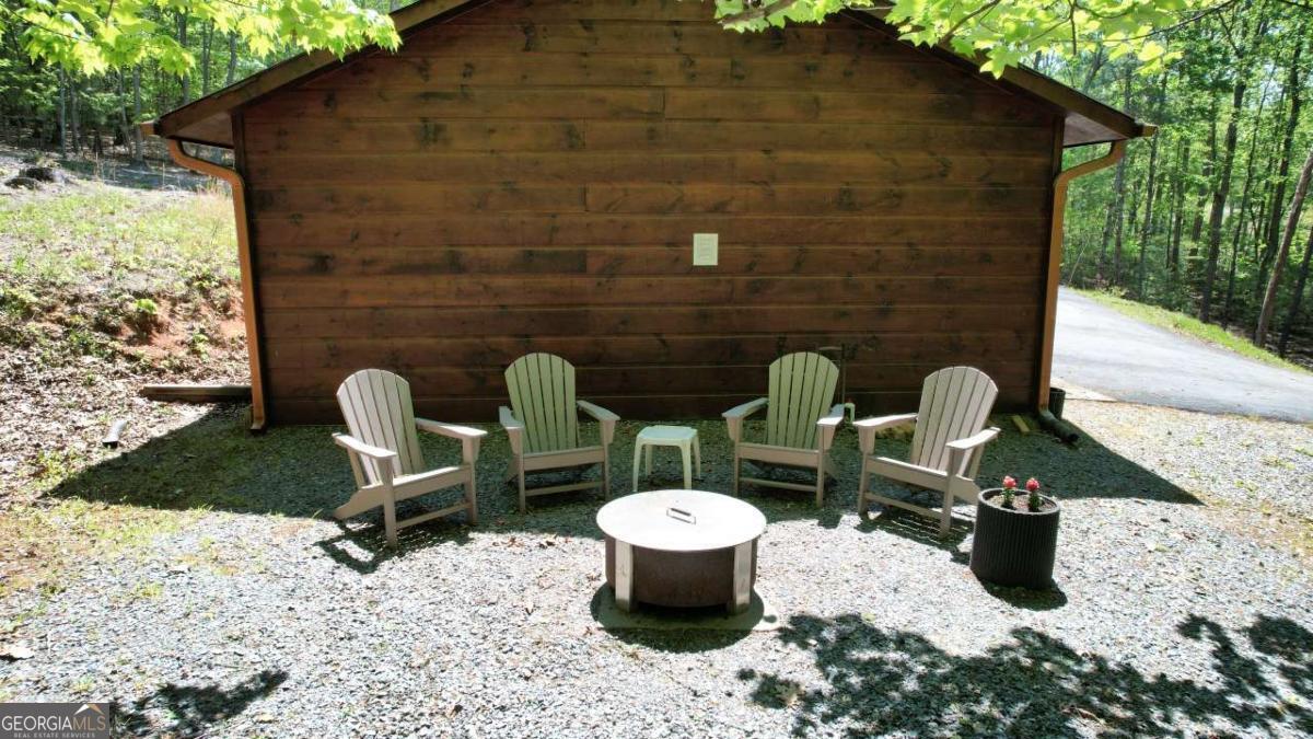 210 Shade Tree Lane Mineral Bluff GA 30559